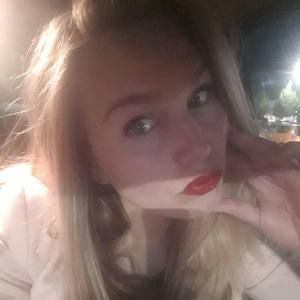 Meet your Posher, Mercedes